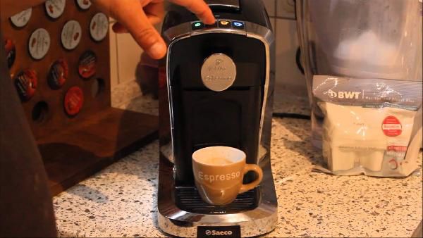 Tchibo Saeco Cafissimo Tuttocaffè Kapselmaschine + 60 Kapseln + Kapselhalter für 49,99€ Tchibo Saeco Cafissimo Tuttocaffè Kapselmaschine + 60 Kapseln + Kapselhalter für 49,99€