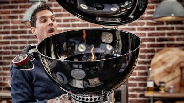 Vorbei! Weber Kettle E-5730 Original 57cm Holzkohle Grill + 3kg Briketts für 199€ (statt 266€) Vorbei! Weber Kettle E 5730 Original 57cm Holzkohle Grill + 3kg Briketts für 199€ (statt 266€)