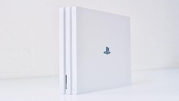 Playstation 4 Pro in Weiß für 319€ (statt 358€) Playstation 4 Pro in Weiß für 319€ (statt 358€)