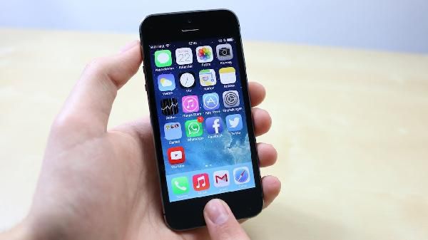 Apple iPhone 5S 32GB für 199,95€ (statt 360€) - B-Ware Apple iPhone 5S 32GB für 199,95€ (statt 360€) B Ware