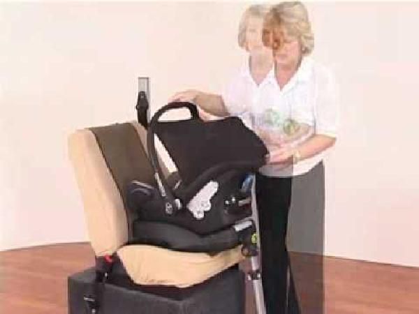 Maxi-Cosi Isofix-Base EasyFix für CabrioFix Babyschalen für 109,92€ (statt 128€) Maxi Cosi Isofix Base EasyFix für CabrioFix Babyschalen für 109,92€ (statt 128€)