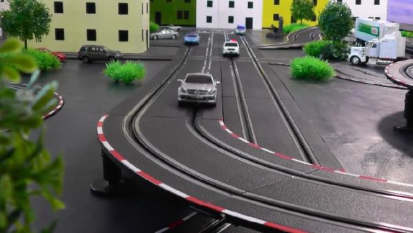Carrera GO!!! Police Chase Auto Carrera GO!!! Police Chase Auto Rennbahn Polizei Verfolgungsjagd ab 53,60€ (statt 96€)