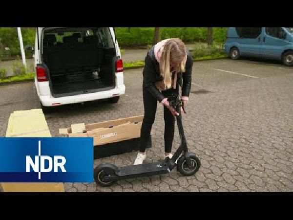 ICONBIT CITY E-Scooter (20 km/h, Vollgummireifen) mit Straßenzulassung für 408€ (statt 485€) ICONBIT CITY E Scooter (20 km/h, Vollgummireifen) mit Straßenzulassung für 408€ (statt 485€)