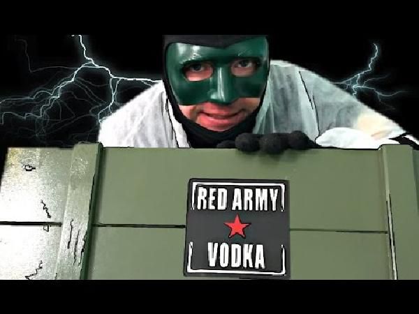 Bartex Red Army Wodka 40 % Vol. (1 x 1 l) in Glas Kalaschnikow für 84,99€ (statt 120€) Bartex Red Army Wodka 40 % Vol. (1 x 1 l) in Glas Kalaschnikow für 84,99€ (statt 120€)
