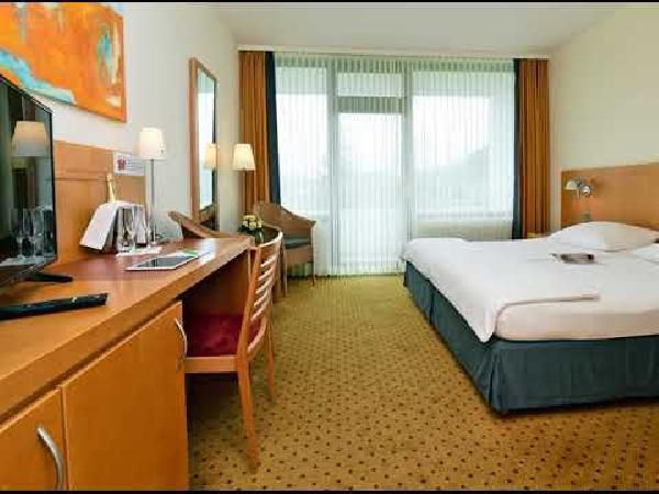 2 ÜN/F im Sauerland im 4* Hotel in Brilon mit 3-Gang-Abendessen ab 99€ p.P. 2 ÜN/F im Sauerland im 4* Hotel in Brilon mit 3 Gang Abendessen ab 99€ p.P.