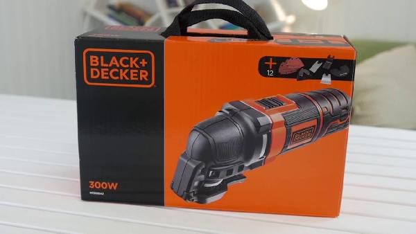Black & Decker MT300SA2 - Multifunktionswerkzeug mit 12tlg. Zubehör für 62,01€ (statt 82€) Black & Decker MT300SA2 Multifunktionswerkzeug mit 12tlg. Zubehör für 62,01€ (statt 82€)