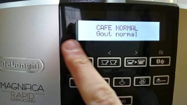 DeLonghi ESAM 04.320.S Kaffeevollautomat mit Profi-Milchschaumdüse für 349,99€ (statt 426€) DeLonghi ESAM 04.320.S Kaffeevollautomat mit Profi Milchschaumdüse für 349,99€ (statt 426€)