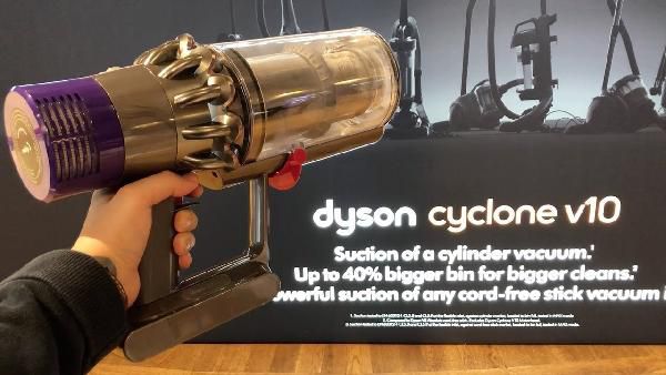 Ausverkauft! Dyson Cyclone V10 Motorhead Akkusauger inkl. freistehende Ladestation ab 351,86€ (statt 509€) Ausverkauft! Dyson Cyclone V10 Motorhead Akkusauger inkl. freistehende Ladestation ab 351,86€ (statt 509€)