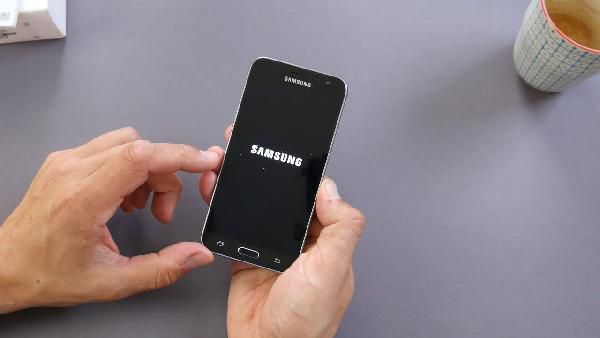 Samsung Galaxy J3 (2016) + BASE Allnet Flat + 2 GB Daten für nur 9,99€ mtl. Samsung Galaxy J3 (2016) + BASE Allnet Flat + 2 GB Daten für nur 9,99€ mtl.