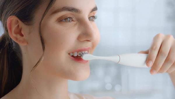 Oclean X - elektrische Zahnbürste mit Touchscreen & App-Anbindung für 45€ Oclean X elektrische Zahnbürste mit Touchscreen & App Anbindung für 45€