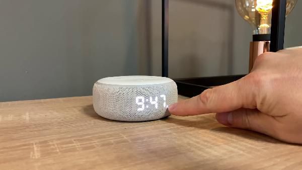 Amazon Echo Dot (3. Generation) mit Uhr ab 40€ (statt 50€) Amazon Echo Dot (3. Generation) mit Uhr ab 40€ (statt 50€)