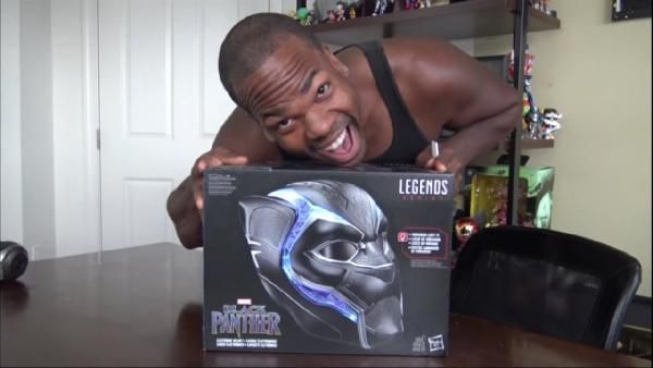 Hasbro Black Panther Marvel-Legends Helm für Erwachsene in Schwarz für 47,46€ (statt 98€) Hasbro Black Panther Marvel Legends Helm für Erwachsene in Schwarz für 47,46€ (statt 98€)