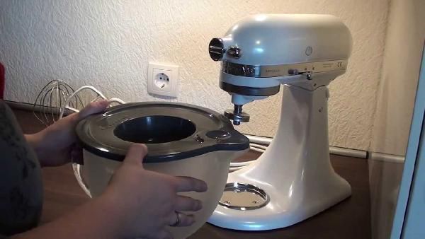 KitchenAid Artisan (5KSM6521XE) mit 6L Glasschüssel für 444€ (statt 700€) KitchenAid Artisan (5KSM6521XE) mit 6L Glasschüssel für 444€ (statt 700€)