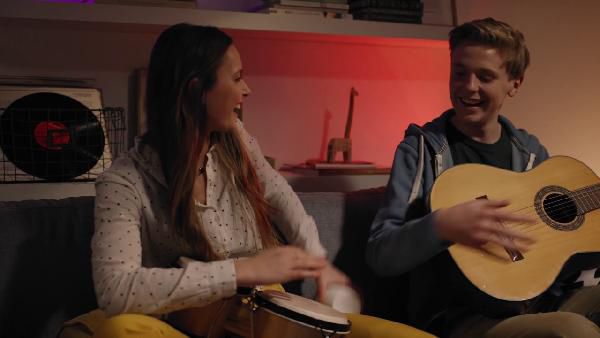 Philips LivingColors Soundlight Tischleuchte für 9,49€ (statt 15€) Philips LivingColors Soundlight Tischleuchte für 9,49€ (statt 15€)